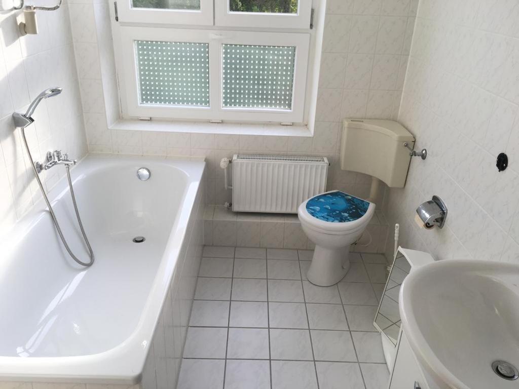 Gemuetliche Ferienwohnung Fuer 6 Personen Im Schloss Kastorf Knorrendorf Exteriör bild